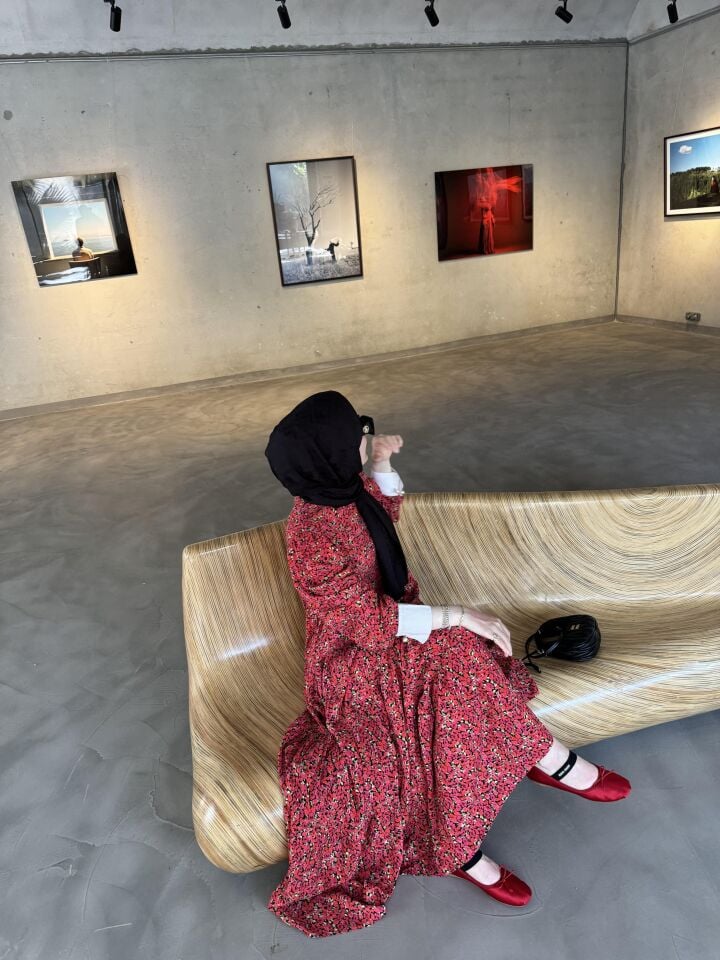 Manşet Detaylı Cherry Elbise