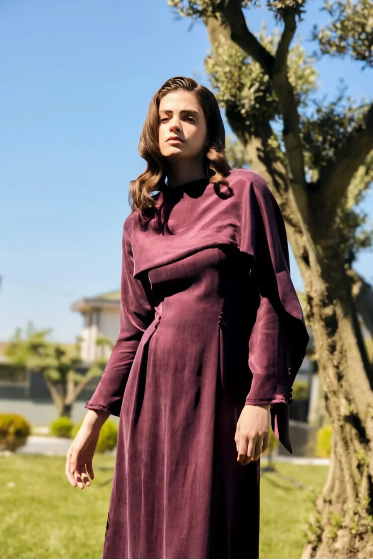 Omzu Şal Detaylı Cupro Elbise Mürdüm